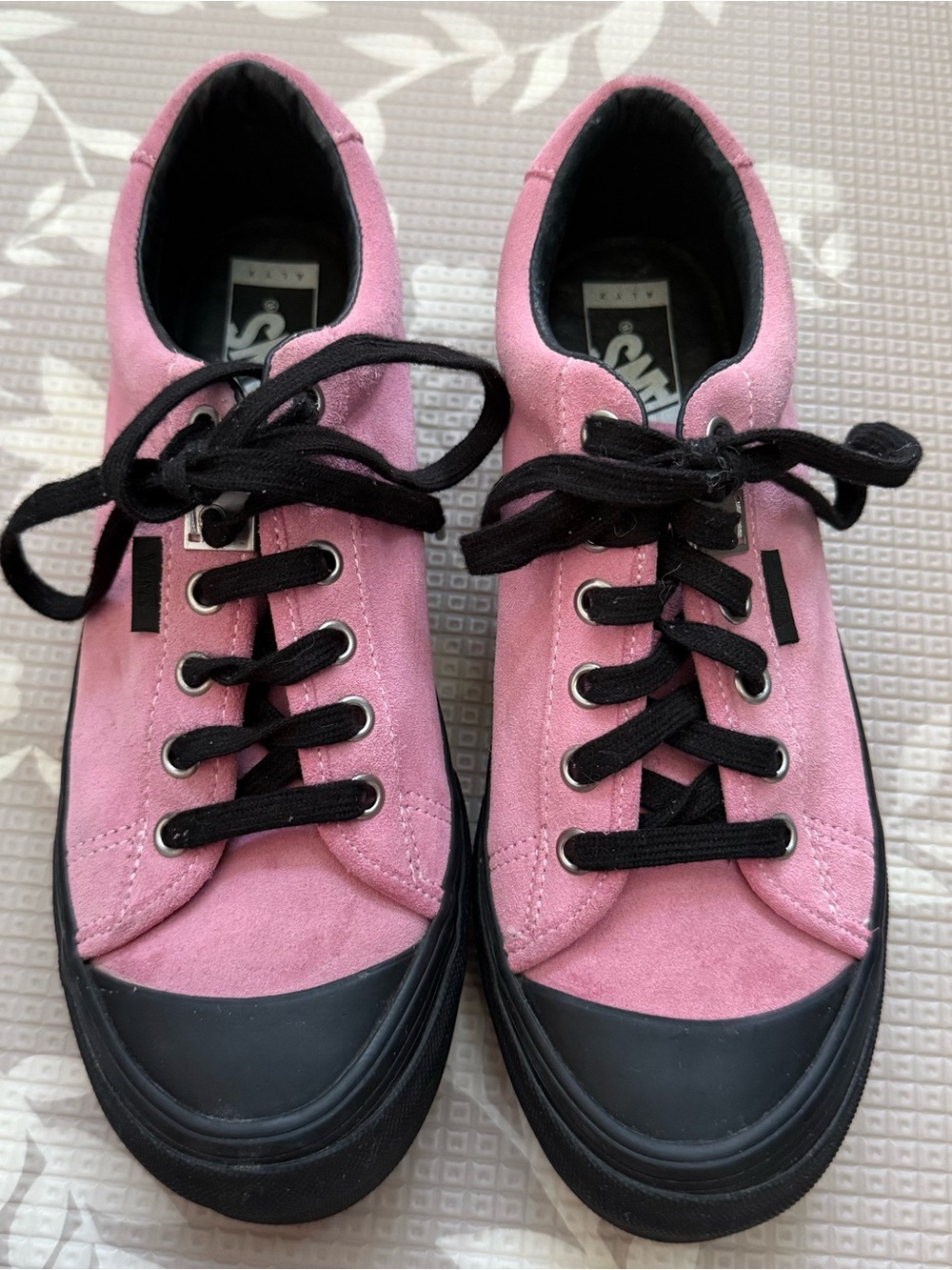 Van’s Pink Suede & Black Chunky Heel Lace-Up Women’s 8.5 Men’s 7 Sneakers